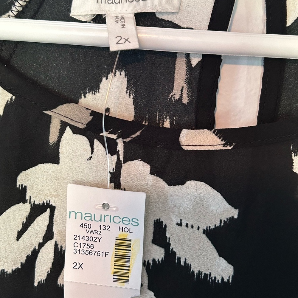 NWT Maurice’s Fallon Ikat Print Blouse black white floral plus size  2X - Picture 6 of 6